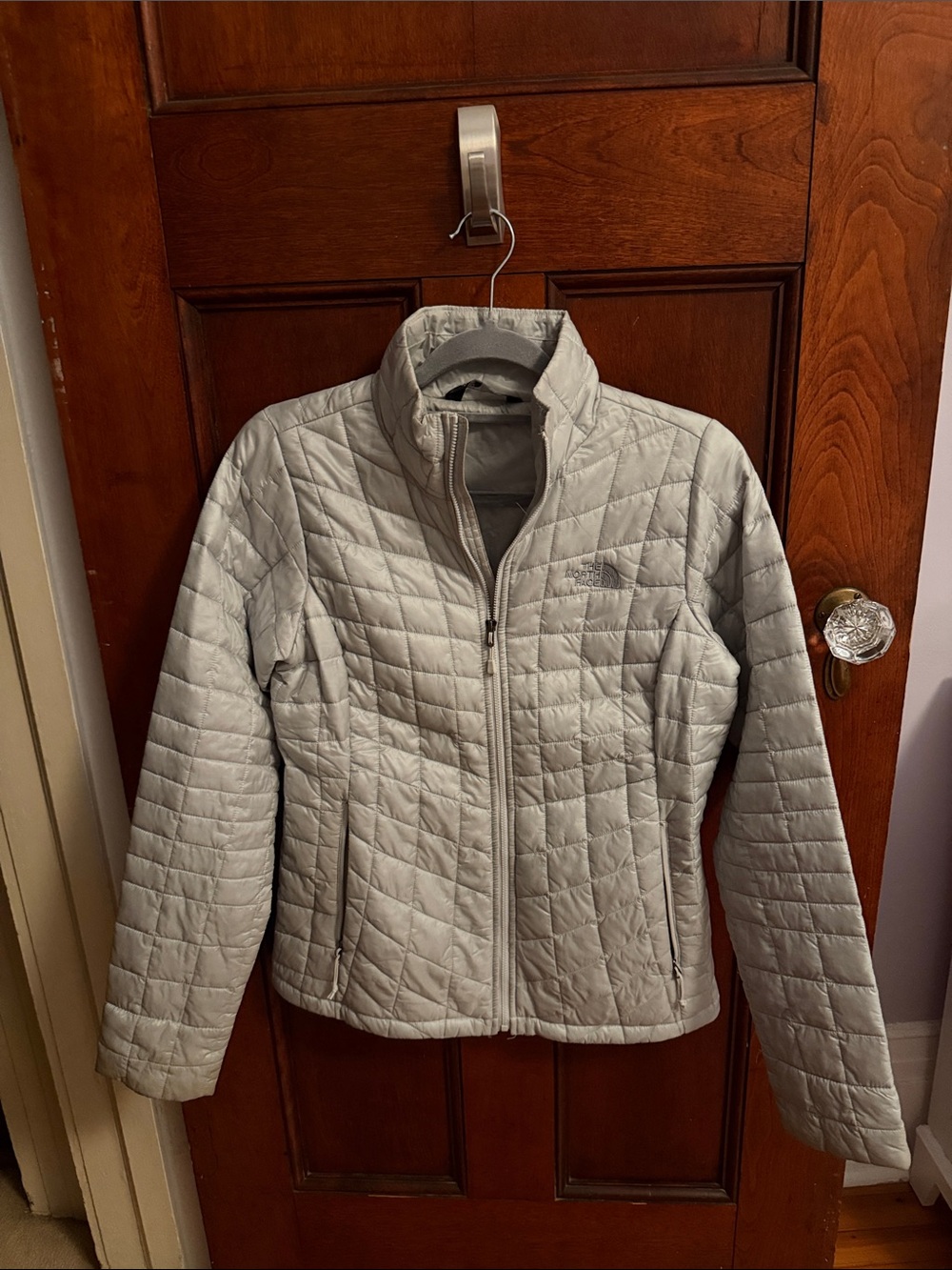The North Face Women's Quilted Puffer Jacket - Light Gray